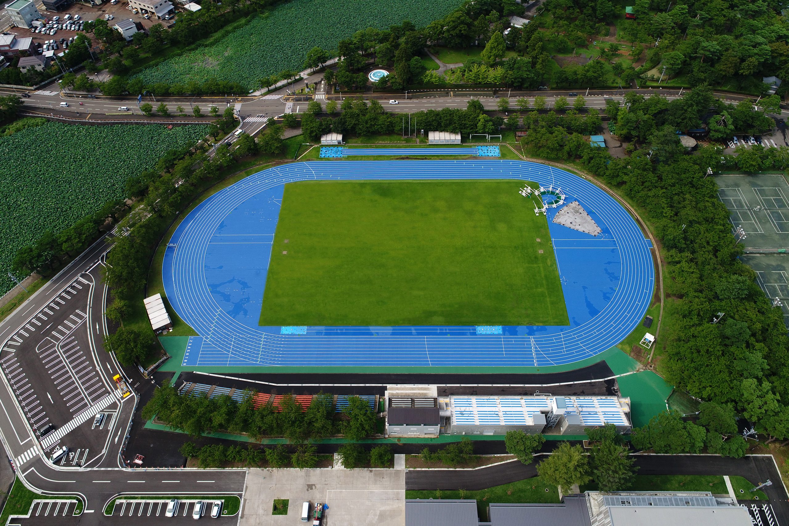 上越市高田城址公園陸上競技場