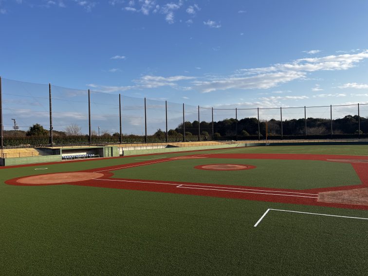 綾瀬スポーツ公園　第一野球場内野